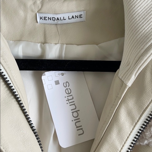 cute fuzzy cream jacket - Picture 2 of 3